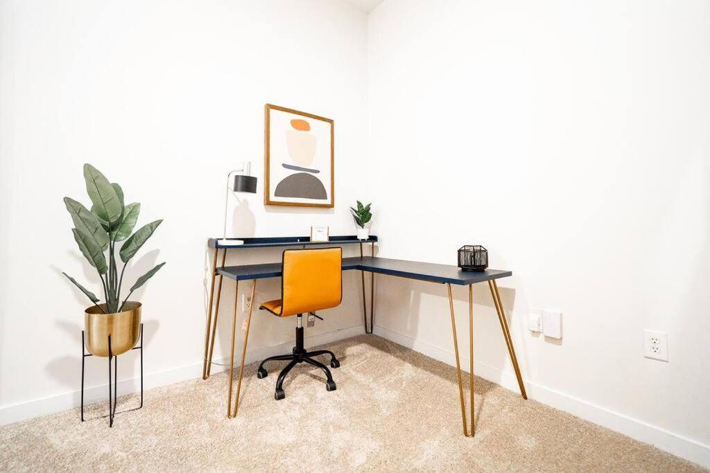 Luxury Apartment Wifi, Gym, Pool, Shops & Food! Unit 329 Σάρλοτ Εξωτερικό φωτογραφία